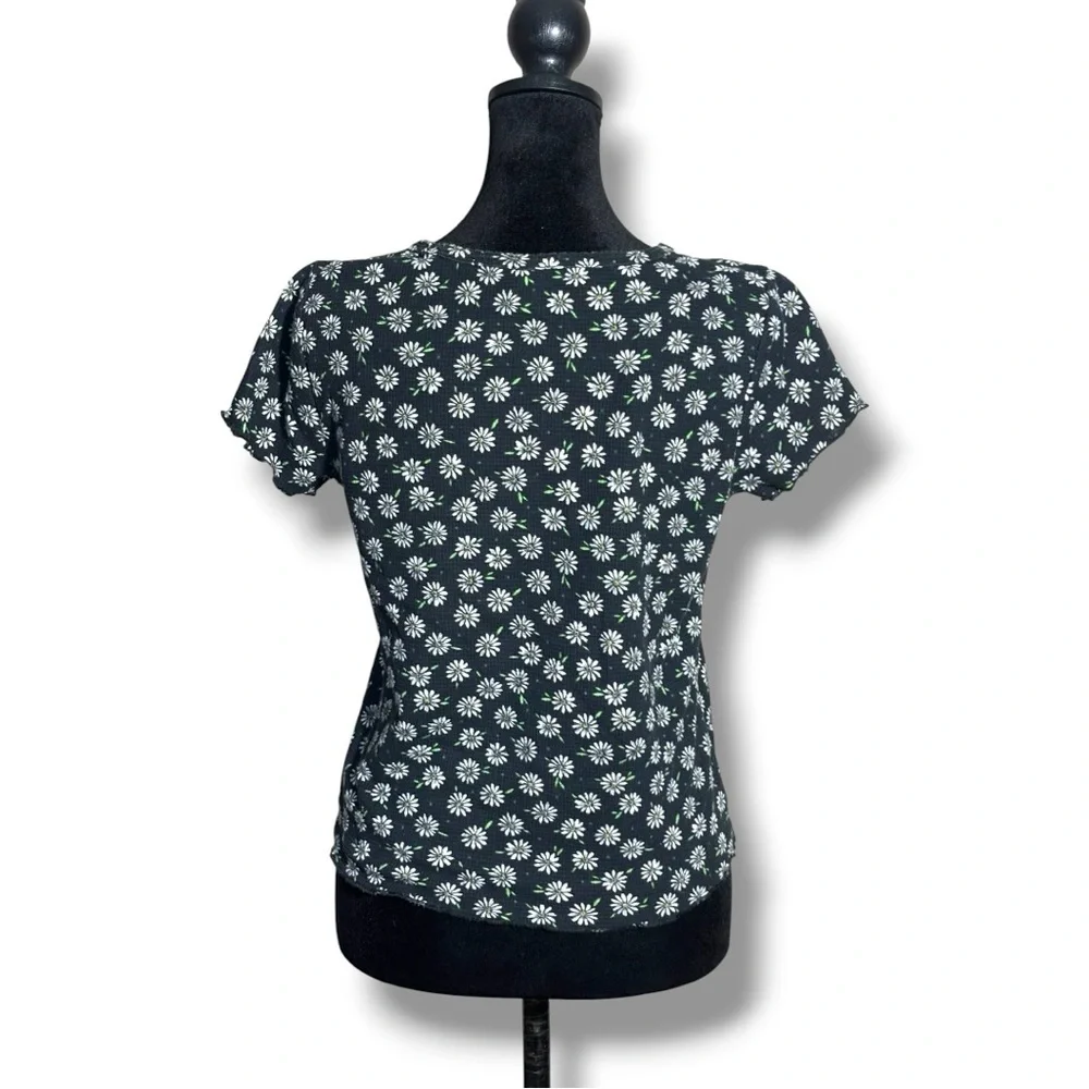 Old Navy Kids Black Short Sleeve Ruffle Hem Lightweight Tee w/White Daisy Print